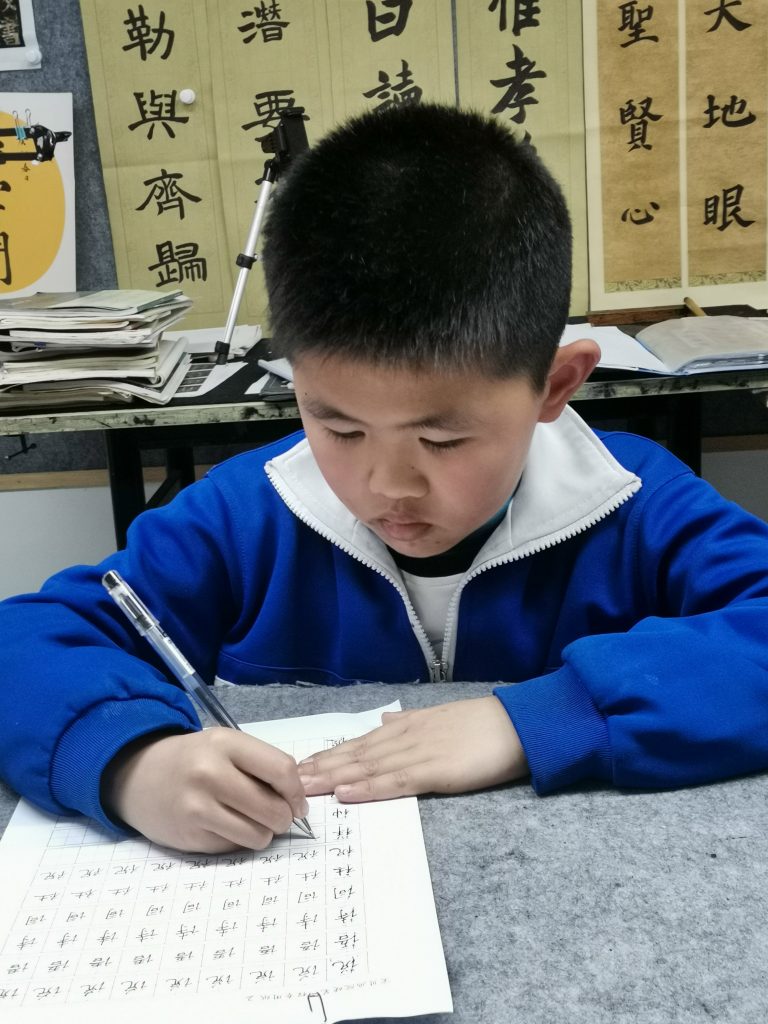 15 (52)
